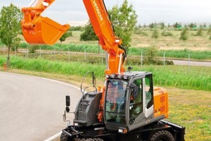  Hitachi Mobilbagger ZX145W-3; kleines Bild: Hitachi Minibagger ZX48U-3 