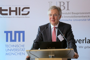  Prof. Dr.-Ing. Josef Zimmermann, Ordinarius des Lehrstuhls für Bauprozessmanagement und Immobilienentwicklung der TU München, wies auf die ständig wachsende Bedeutung von Prozessen in der Bauwirtschaft hin. 