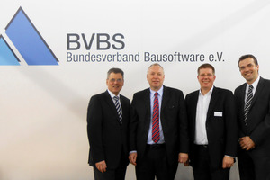  Die Messe Essen GmbH und der BVBS – Bundesverband Bausoftware e.V. setzen auf der DEUBAUKOM 2014 ihre erfolgreiche Zusammenarbeit in Form eines Kompetenzzentrums IT fort. Darüber freuen sich (Bild v.l.): Egon Galinnis, Geschäftsführer der Messe Essen GmbH; Michael Fritz, Geschäftsführer des BVBS e.V.; Martin Schuff, Stellvertretender &nbsp;Vorstandsvorsitzender des BVBS e.V.; und Gunter Arndt, Direktor der DEUBAUKOM 