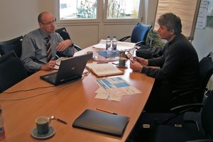  Planer und Prüfingenieur (re.) treffen sich zu einem Gespräch im Rahmen der ErstprüfungFoto: Güteschutz Kanalbau 