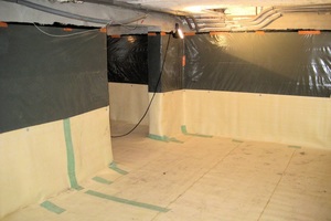  Eine Lösung bei undichten Kellern kann der Einbau einer Innenwanne mit einer Frischbeton-Verbundabdichtungsfolie sein. 