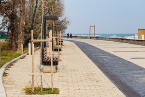  v.l.n.r.: Mamaia ist eines der beliebtesten Reiseziele an der rumänischen Schwarzmeerküste. Breite, helle Sandstrände locken jedes Jahr zahlreiche Urlauber und Touristen an. 