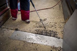  Mit der Wasserhöchstdruck-Methode lassen sich Bewehrungsstäbe freilegen. 