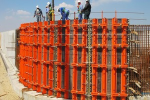  Die Betonage konnte nach einer kürzeren Zeit erfolgen als bei anderen Rundschalungen. Für den Bau der Belebtschlammbecken wurden drei verschiedene Radien verwendetFotos: Martin Ketterer 