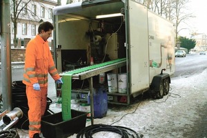  8 Hoch mobil: Vorbereitung einer Schlauchliner-Installation in einer fahrbaren Tränkungsanlage 