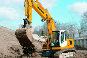  1 Zunehmend mehr Raupenbagger, hier ein 23,7 bis 25,9 t schwerer Liebherr R 914 C Litronic, werden für größere Flexibilität mit einem Verstellausleger ausgestattet                                                                                     Foto: Liebherr 