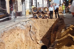  In Cádiz, der größten Hafenstadt Andalusiens in Spanien, wurden Steinzeug-Großrohre DN 1400 für die offene Bauweise und Steinzeug-Schächte erstmals in Spanien eingebautFoto: tis 