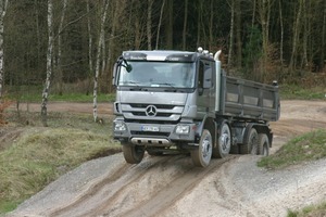  Auch ohne Allrad leistet der 8x4 beachtliches im Gelände 