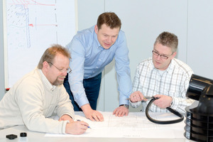  Im Bild: Das Kernteam der Entwicklung des neuen modularen Straßenablaufsystems Combipoint PP: v.links: Thomas Dau (Werkzeugbau), Michael Müller (Produktmanagement) und Stephan Meier (Konstruktion)  