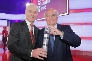  Laudator Matthias Müller (links), Vorstandsvorsitzender der Porsche AG, würdigte die Pionierleistung von Martin Herrenknecht 
