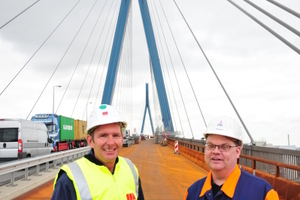  Starke Allianz Aco – HPA: In Zusammenarbeit zwischen der Aco Tiefbau Vertrieb GmbH und der Hamburg Port Authority wurden spezielle Brückenabläufe für die Schrägseilbrücke entwickelt. 