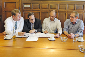  Gute Lösungen entstehen im gemeinsamen Gespräch: Dieter Jungmann, André Leson, Thomas van der Giet und Ralf Erpenbeck (v. li.). 