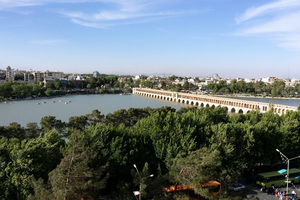  Bild 1: Blick auf eine der historischen Brücken in Isfahan Foto: S &amp; P Consult GmbH, Bochum 
