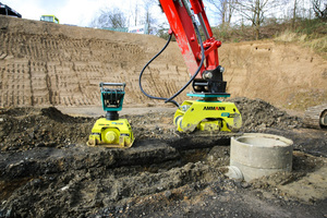  Die Anbauverdichter zur Montage am Bagger sind mit einem Ammann-patentierten Vibrationsbegrenzungssystem ausgestattet und verdichten an unzugänglichen Stellen.  