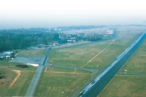  Piste Flughafen Henningsdorf während der Sanierung. 