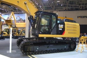  Caterpillar präsentierte auf der Bauma mit dem Prototyp des 336E den ersten Bagger mit neuer Motorentechnologie, der den ab 2011 gültigen, schärferen Abgasvorschriften entsprechen soll 