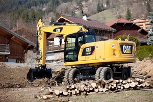  links: Der neue Cat Mobilbagger M318F mit 17,4 t Einsatzgewicht und 129 kW Motorleistung.unten: Der neue Cat Mobilbagger M320F mit 19 t Einsatzgewicht und 129 kW Motorleistung. 