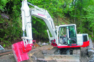  4 Einer der größten Bagger mit Gummiketten ist der 14,2 t wiegende Takeuchi TB 1140                                                              Foto: W. Schäfer Baumaschinen 