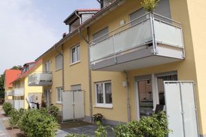  Die Bewohner des neue Baukomplexes in Leverkusen-Schlebusch profitieren vom Mauerwerk aus „Unipor WS10 Coriso“-Ziegeln: Diese wurden von der Unipor-Gruppe speziell für die Ansprüche des mehrgeschossigen Wohnungsbaus entwickelt. Die mineralisch gefüllten Mauerziegel kombinieren dabei sehr gute Wärmedämmung mit hervorragenden statischen Eigenschaften sowie hohem Schallschutz. 