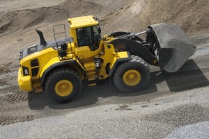  In Schweden stellte Volvo CE kürzlich den neuen 36-t-Lader L250G mit 5,1 bis 10,2 m³ Schaufelinhalt vor, der im Programm eine Lücke zwischen dem L220G und L330F schließtFoto: Volvo CE 