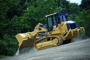  Laderaupen übernehmen viele Arbeiten besser, schneller und effektiver als Radlader oder Hydraulikbagger, hier eine Caterpillar 963D beim Verfüllen an einem SteilhangFoto: Zeppelin 