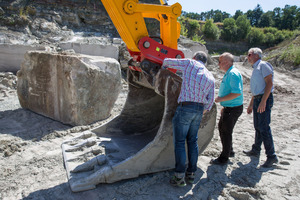  ((Kasten Bagger))Neben dem Tieflöffel sind im Steinbruch hauptsächlich Reißzahn, Hydraulikhammer und Felsfräse im Einsatz.  