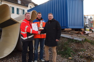  Übergabe des GSTT-Awards 2011 direkt auf der Baustelle(Herr Good, Herr Würfel, Stadtentwässerung Basel-Stadt, Herr Ernst, Insituform Stuttgart) 