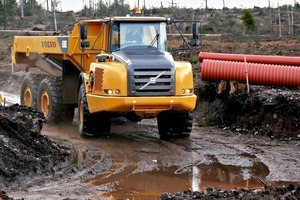  Knickgelenkte Muldenkipper gelten als optimale Transportlösung: Sie sind wie dieser Volvo A30E schnell, geländegängig, robust und einfach transportierbarFoto: Volvo CE 