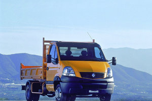  7 Mit dem Mascott bietet Renault einen echten „leichten“ LKW von 3,5 bis 6,5 t anFoto: Renault 