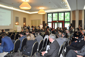  Bild 4: Die Teilnehmer beteiligten sich engagiert am vielfältigen Konferenzprogramm 
