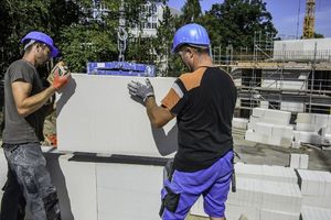  Ein Thema auf dem Unika-Messestand sind KS-Planelemente. Damit ist wirtschaftliches und zugleich gestalterisch anspruchsvolles Bauen möglich. 