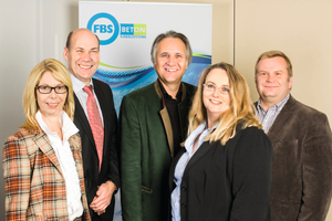  Der Vorstand wurde bestätigt: Cornelia Reiff (Beisitzerin), Dipl.-Ing. Hans-Georg Müller (2. Vorsitzender), Dipl.-Wirtschaftsing. Jürgen Röser (Beisitzer), Tanja Pöthmann (1. Vorsitzende) und Josef Mayerhofer (Beisitzer) (v.li.) 