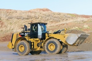  Caterpillar präsentierte jüngst fünf neue Radlader der K-Serie, hier der 972K für 2,9 bis 9,9 m³ Schaufelinhalt, deren Cat-Motoren den neuen Abgasrichtlinien Tier 4i/Stufe IIIB entsprechenFoto: Caterpillar 