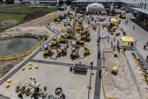  Letzte Vorbereitungen auf dem Testgelände bevor die Besucher am Samstag, 13. Mai 2017 zum Tag der offenen Tür bei Wacker Neuson in Reichertshofen eintreffen.  