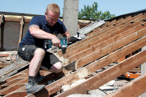  Die neuen 5,0 Amperestunden-Akkus von Makita sind für den Einsatz am Bau wie geschaffen. 