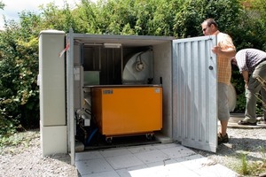  2 Kompressoranlage mit zusätzlichem Schallschutz. Die Steuerungstechnik der Pumpen befindet sich in der Station 