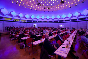  Mehr als 500 Teilnehmer und 32 Aussteller sorgten für eine großartige Kulisse beim 10. Deutschen Schlauchlinertag 
