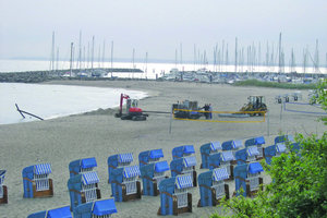  1 Der Grundodrill 15 N wird zum Startpunkt an den Strand gefahren 