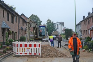  Im Rahmen der Kanalbaumaßnahme in Baesweiler wurden 180 Hausanschlüsse mit HS-Rohren erneuert. Für eine stabile und sichere Verbindung zu den bestehenden Leitungen auf den privaten Grundstücken sorgt die VPC-Rohrkupplung 