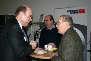  Diskussion mit Teilnehmern und über wichtige Themen der Tiefbaubranche 