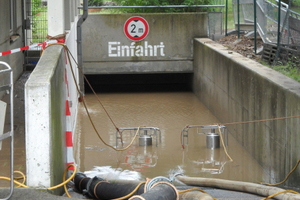  Tiefgarage in Ditzingen/Landkreis Ludwigsburg am 4. Juli 2010. Überflutung nach intensivem Starkregenereignis am frühen Sonntagmorgen.  