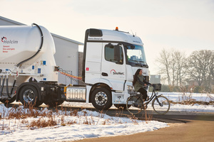  Die komplette Silonet-Flotte wird auf Mercedes Actros mit Active Brake Assist 4 und Abbiege-Assistenz umgerüstet.   