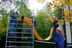  3 Der spätere innere Liner wird im Reversionsverfahren per Wassersäule in den ersten Liner eingestülpt 