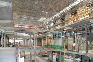  Um die umfangreichen Renovierungsarbeiten ausführen zu können, hat Harsco Infrastructure eine 220 t schwere und 18 m hohe Gerüstkonstruktion aus Modex entwickelt. Foto: Harsco 