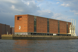  Der neue Kaiserspeicher entstand  bis 1966 und gilt als Paradebeispiel für die Architektur der Nachkriegsmoderne. Nach Hafenerweiterungen verlor er seine Funktion.  