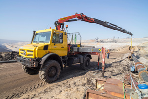  Der hochgeländegängige Unimog gelangt im Offroad-Einsatz an Arbeitsstellen, die Andere nie erreichen würden. 