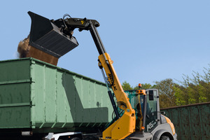  Hochwandige Lkw mit einer Schütthöhe bis zu 4.720 mm belädt der AS 900tele von Mecalac ganz souverän.  