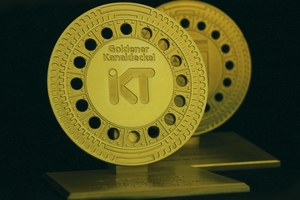  Verleiht das IKT jährlich: den Goldenen Kanaldeckel 