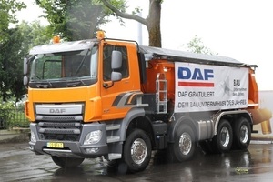  Ein leistungsstarker Baustellen-LKW von DAF Trucks wies Gewinnern und Gästen des Wettbewerbs den Weg zum Veranstaltungsort. 