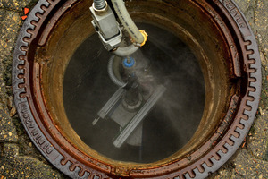  Die Cleaning Unit des MRT Systems fährt mit gleichmäßiger Geschwindigkeit im Schacht auf und ab und schafft so eine gleichmäßig saubere Grundlage für die nachfolgende Mörtelbeschichtung mit der Spinning Unit. 